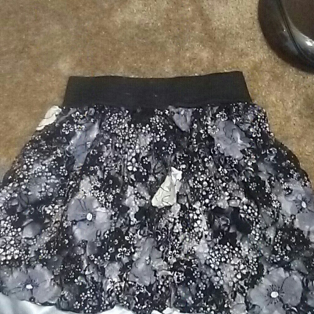Flower pattern skirt